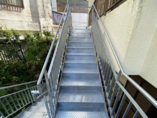 沖縄リフォーム 二世帯 鉄骨階段